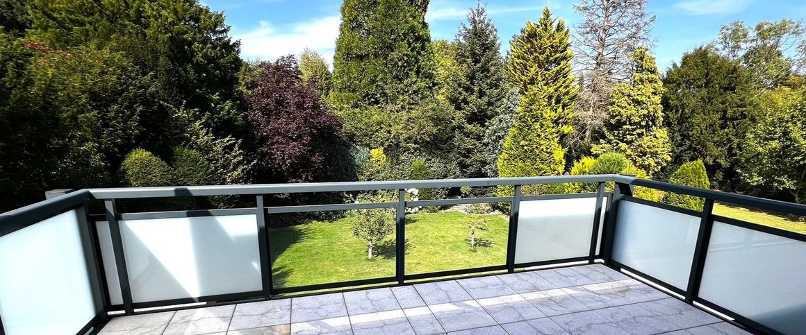 Ihr neues Zuhause zum Wohlfühlen – großzügige Dachgeschosswohnung im Zweifamilienhaus! - Photo 1