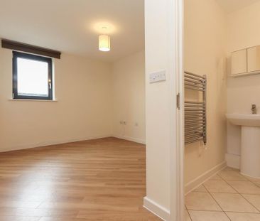 2 bedroom apartment to rent - Photo 2