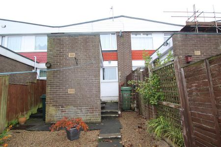 3 bedroom terraced house to rent - Photo 3