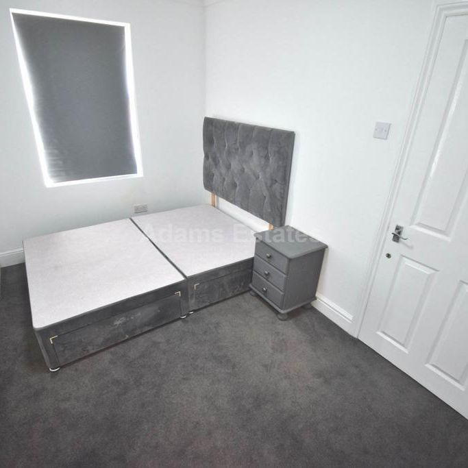 5 bedroom terraced house to rent - Photo 1