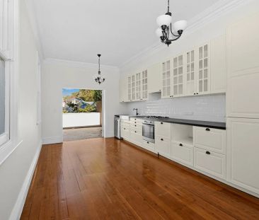 Charming 3-Bedroom Home in the Heart of Crows Nest - Photo 2