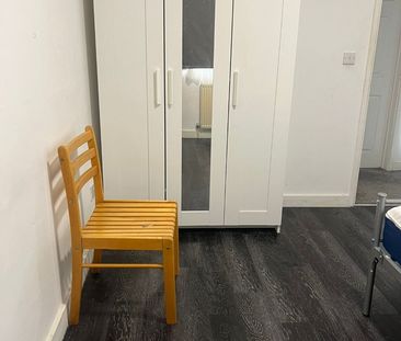 Room in a Shared House, Athelstone Road, HA3 - Photo 2
