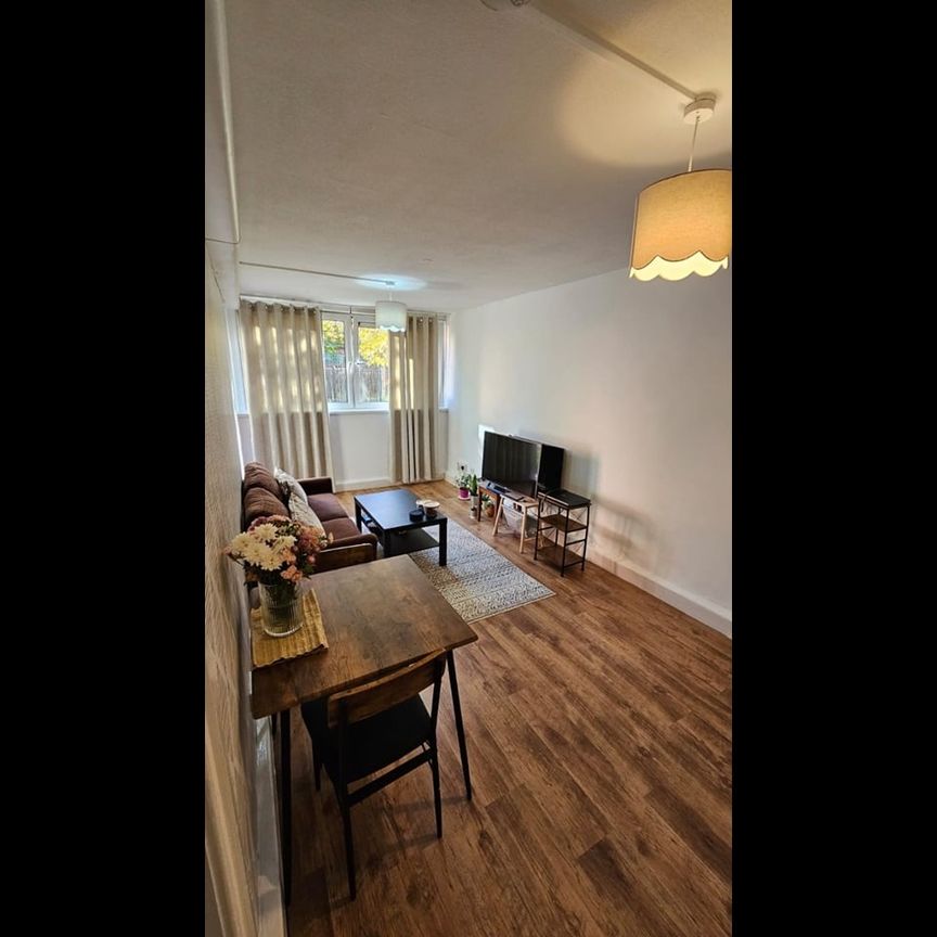 1 Bed Flat, Fulton Court, M15 - Photo 1