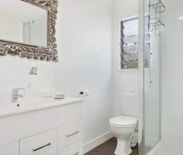 52 Poplar Street, Cooee Bay, Qld 4703 - Photo 2