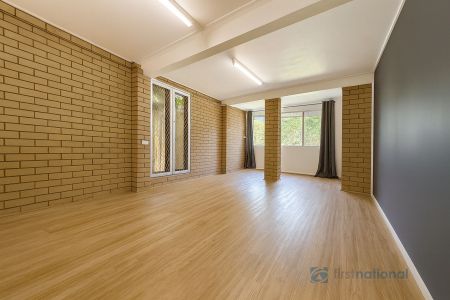 Charming 3-Bedroom Family Home with Rumpus and Study - Ideal Location in Raceview - Photo 5