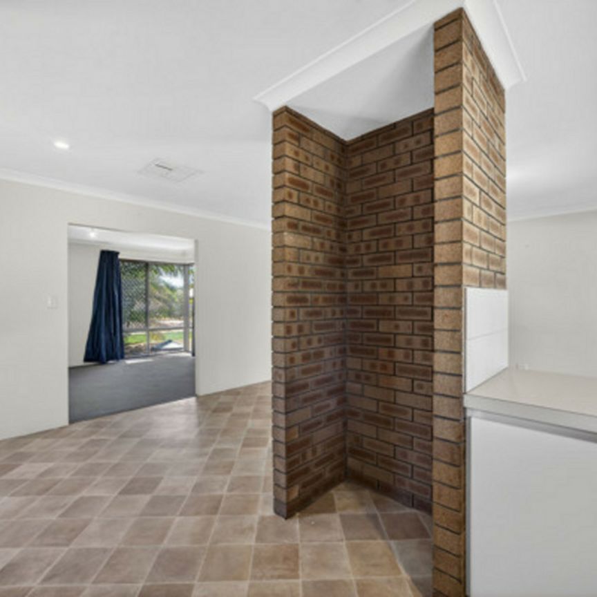 Affordable Charm in Thornlie Awaits You! - Photo 1