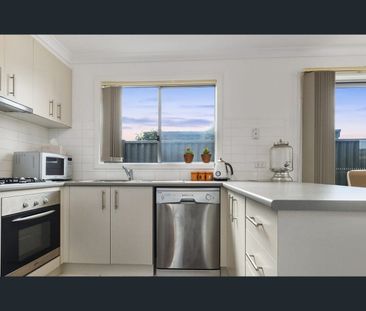 Neat & Well-Maintained 3-Bedroom Home in Quiet Court Location! - Photo 2