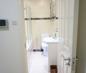 Room in a Shared Flat, Wolverton Gardens, W6 - Photo 5