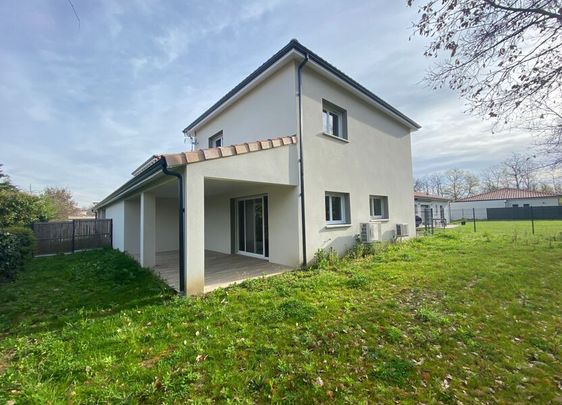 Maison à louer 4 pièces • Montbartier - Photo 1