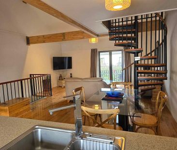 Modern, furnished, CBD T/house - Photo 6