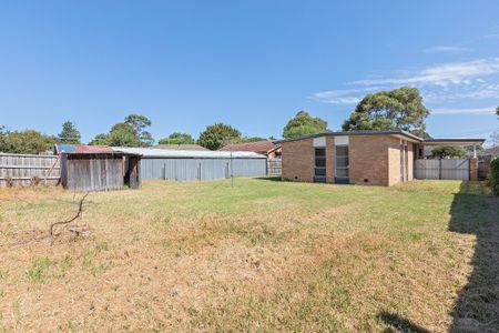 Family Home with Split-System Air Conditioning - Photo 5