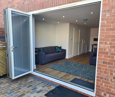 3 bedroom semi-detached house to rent - Photo 2