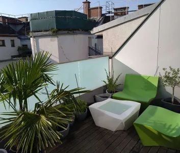 vollständig möblierte, moderne Dachgeschosswohnung mit Terrasse - 15 Minuten zu Fuß bis Stephansplatz, in 25 Minuten am Flughafen mit Zug - Photo 3