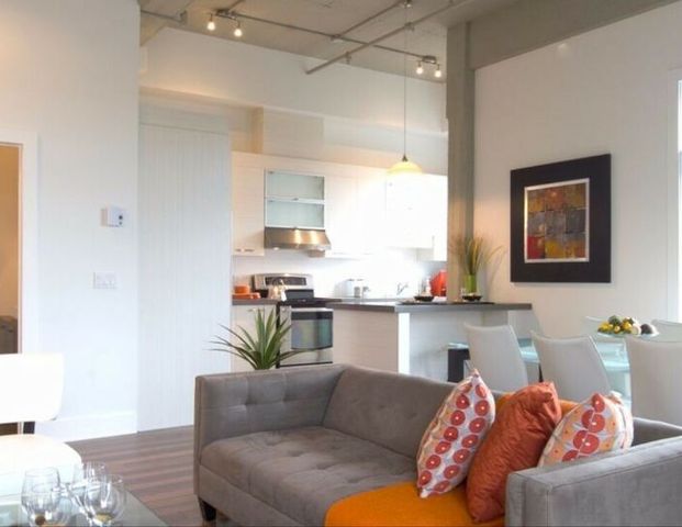 Mont-Royal – Superbe appartement 4 1/2 complètement meublé à louer - Photo 1