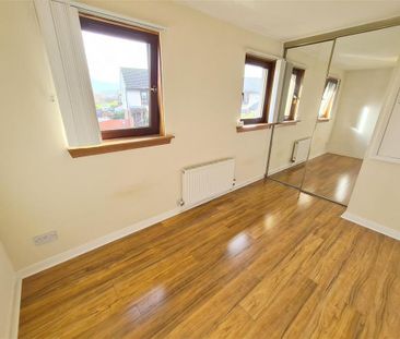 3 bedroom semi-detached house to rent - Photo 6