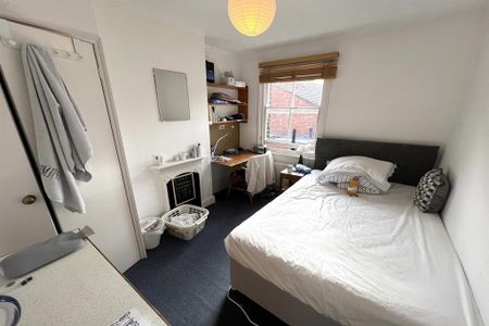 3 bedroom terraced house to rent - Photo 4