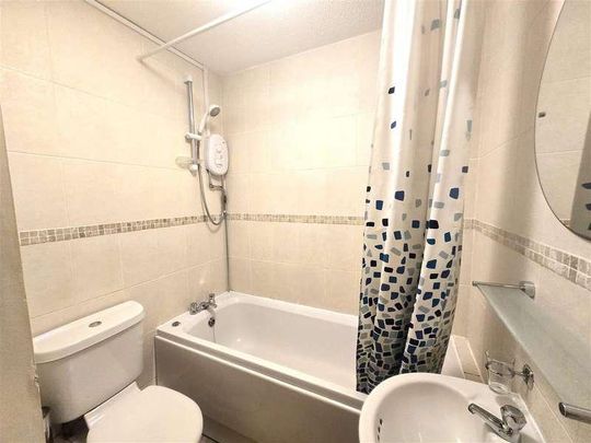 Phoenix Court, Elms Road, GU11 - Photo 1