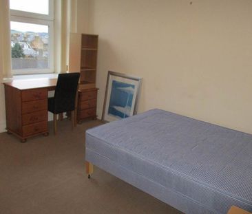 3 bedroom flat to rent - Photo 5