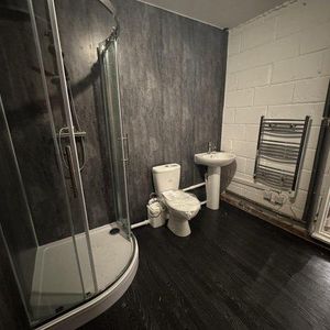 5 bedroom flat to rent - Photo 2