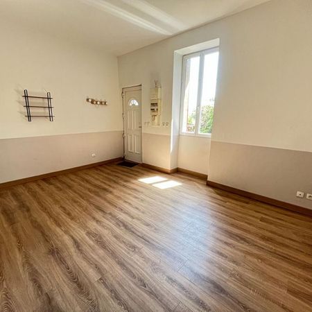 Location Appartement 2 pièces 45m² AIRE SUR L ADOUR 40800 - Photo 4