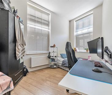 3 bedroom flat to rent - Photo 3