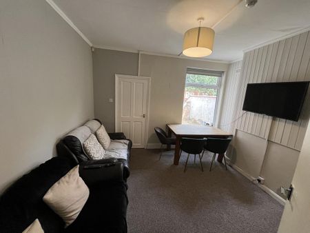 5 bedroom terraced house to rent - Photo 2