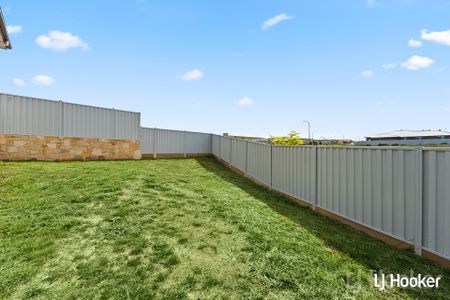 48 Birchfield Drive, Bungendore NSW 2621 - House For Rent | Domain - Photo 4