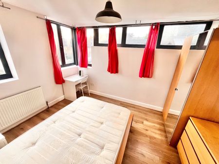 Room in a Shared House, John Maurice Close, SE17 - Photo 4