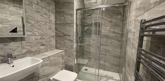 Cambridge Court, Camberley, GU15 - Photo 2