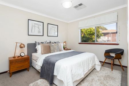 Immaculate unfurnished apartment waiting for you! - Photo 2