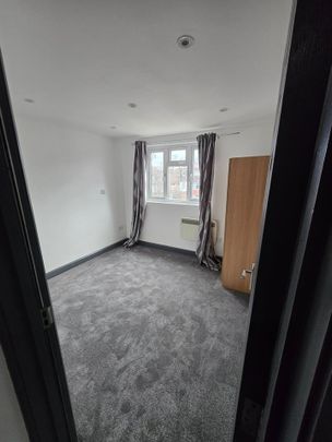 2 Bed Flat, London, SW16 - Photo 1