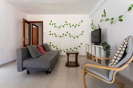 Carrer de les Illes Canàries, Valencia, Valencian Community 46023 - Photo 4