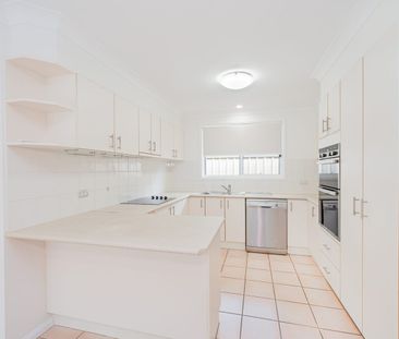 Modern, pristine, low maintenance and inviting - Photo 5