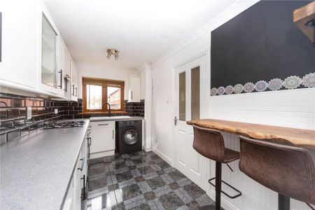 3 bedroom semi-detached house to rent - Photo 4