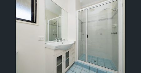 Riverfront tree top retreat minutes from the Hospital and University - Photo 5