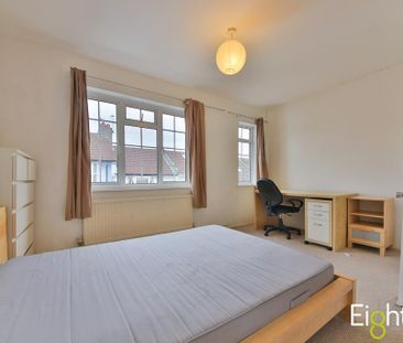 4 bedroom terraced house to rent - Photo 4