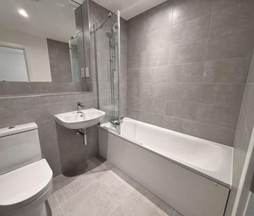 3 bedroom semi-detached house to rent - Photo 6