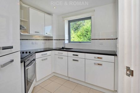 1 Bedroom Apartment, Dial Stone Court – Weybridge - Photo 2