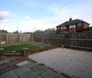 Oldfield Crescent, CH4 - Photo 1