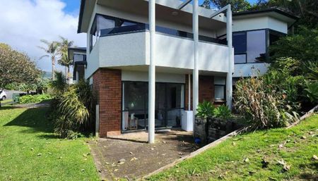 Spacious Modern Family Home with Self-Contained Unit - Prime Oakura Location - Photo 5