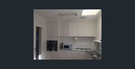 Charming Unit in Prime Bayside Location - Photo 2