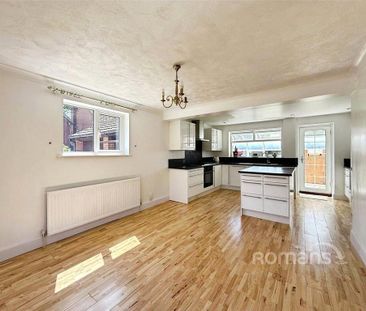 4 bedroom detached house to rent - Photo 6