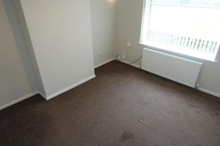2 bedroom semi-detached house to rent - Photo 2