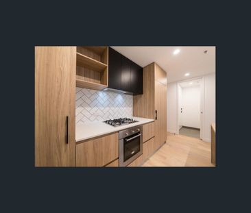 Elegant Apartment with City Views in Melbourne’s Inner West - Photo 4