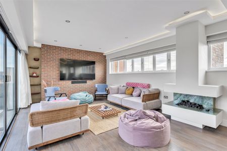 Drayton Gardens, London, SW10 flat - penthouse to rent - Photo 5