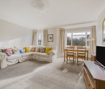 Queens Court, Queens Road, Richmond, Surrey, TW10 - Photo 2