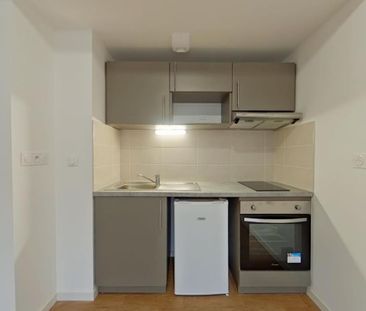 Location Appartement 2 pièces 43m² POITIERS 86000 - Photo 3