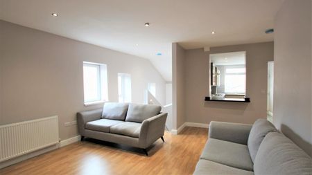 4 bedroom terraced house to rent - Photo 2