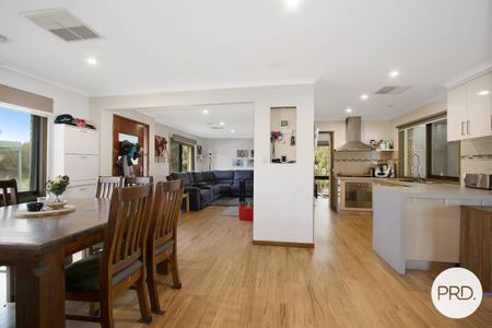 THREE BEDROOM HOME IN QUIET COURT - Photo 3