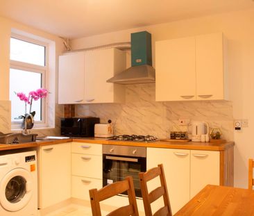 3 Bed Terraced House, Liverpool Road, RG1 - Photo 1